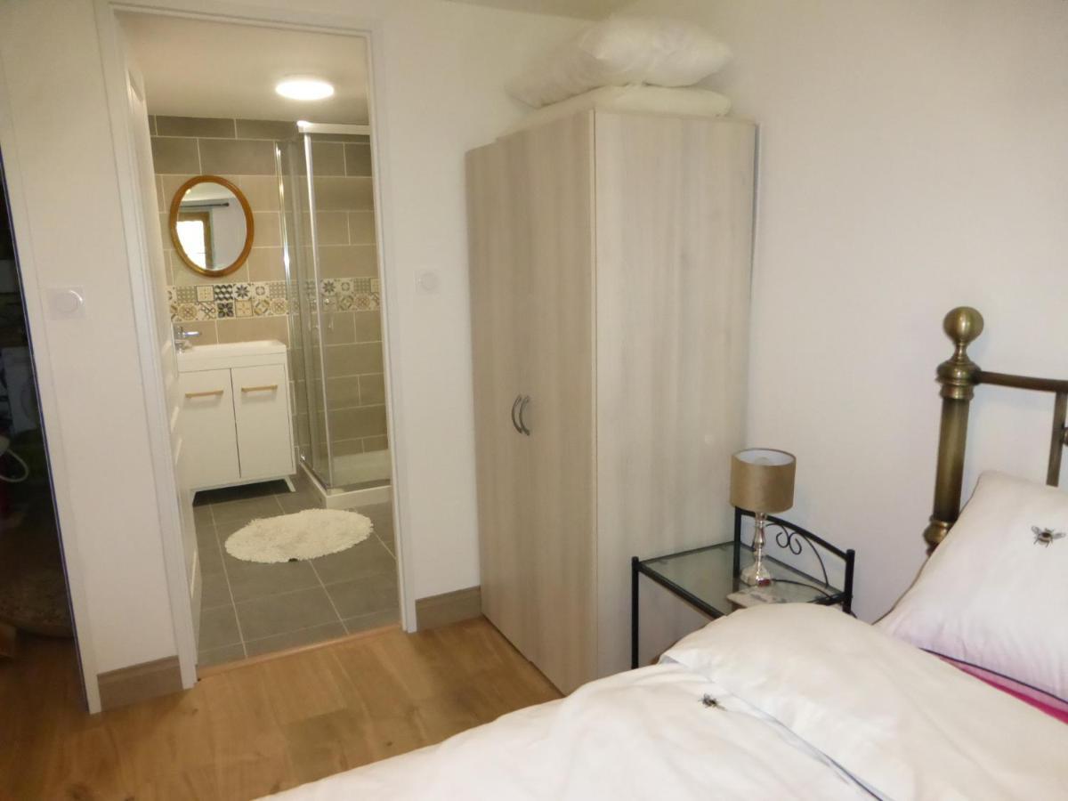 Bed and Breakfast Chez Kate Charroux  Esterno foto