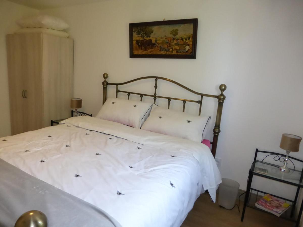 Bed and Breakfast Chez Kate Charroux  Esterno foto